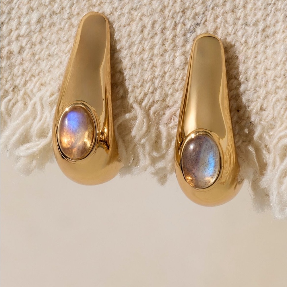 Leeada Reve Gem Hoops